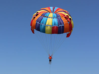 Parasailing in Dubai